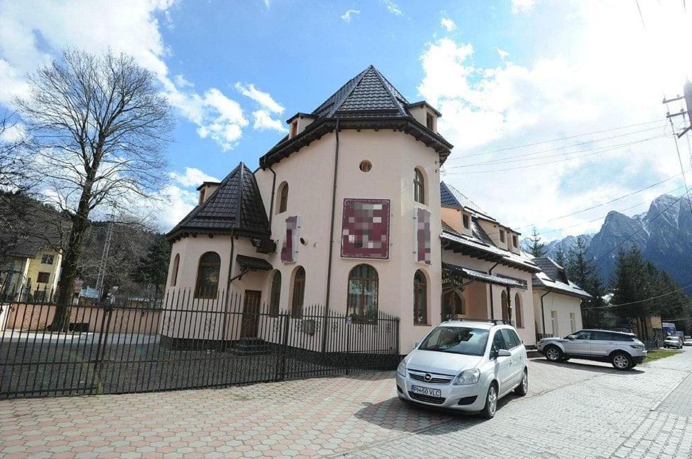 Restaurant Casa Miorita Hotell Buşteni Exteriör bild