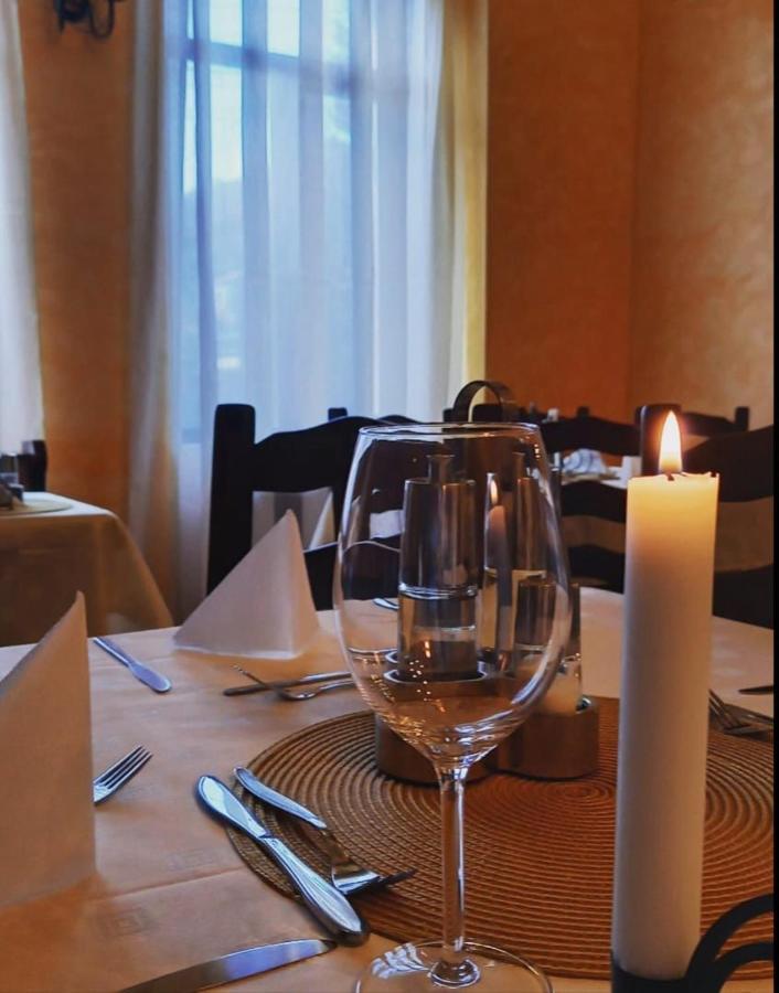 Restaurant Casa Miorita Hotell Buşteni Exteriör bild