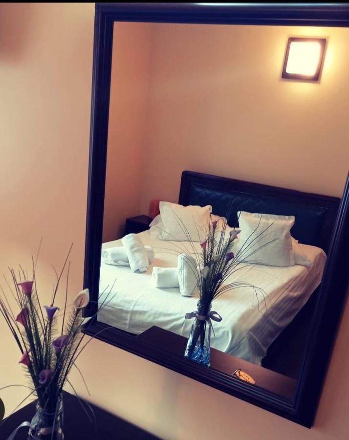 Restaurant Casa Miorita Hotell Buşteni Exteriör bild